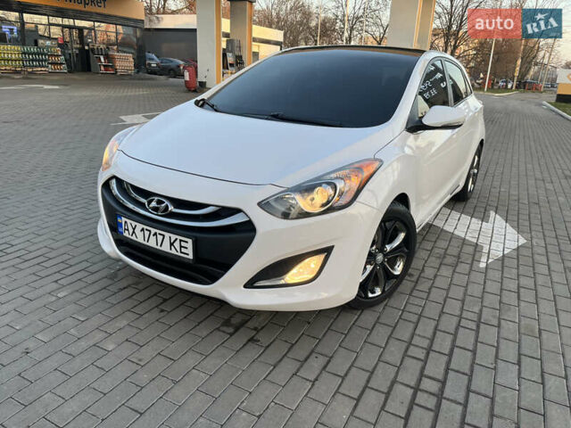 Белый Хендай Элантра, объемом двигателя 1.8 л и пробегом 109 тыс. км за 8250 $, фото 1 на Automoto.ua