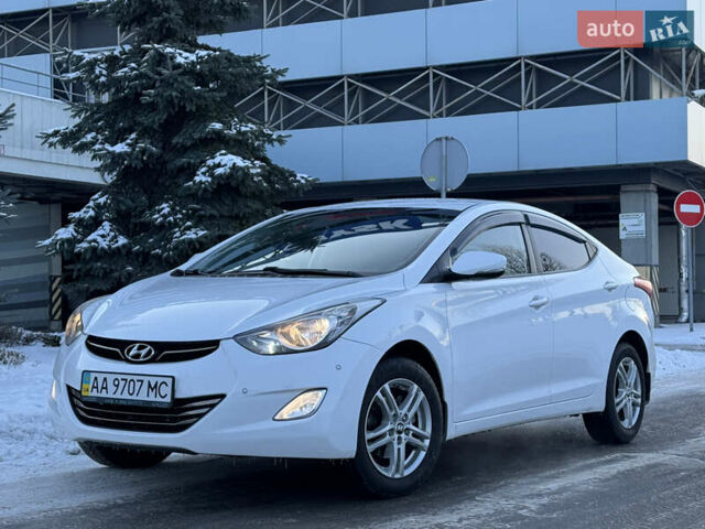Белый Хендай Элантра, объемом двигателя 1.8 л и пробегом 116 тыс. км за 10500 $, фото 1 на Automoto.ua