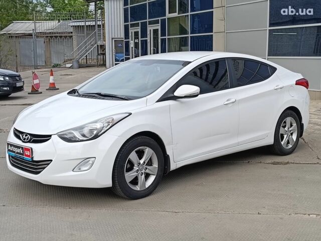 Белый Хендай Элантра, объемом двигателя 1.8 л и пробегом 169 тыс. км за 8690 $, фото 1 на Automoto.ua
