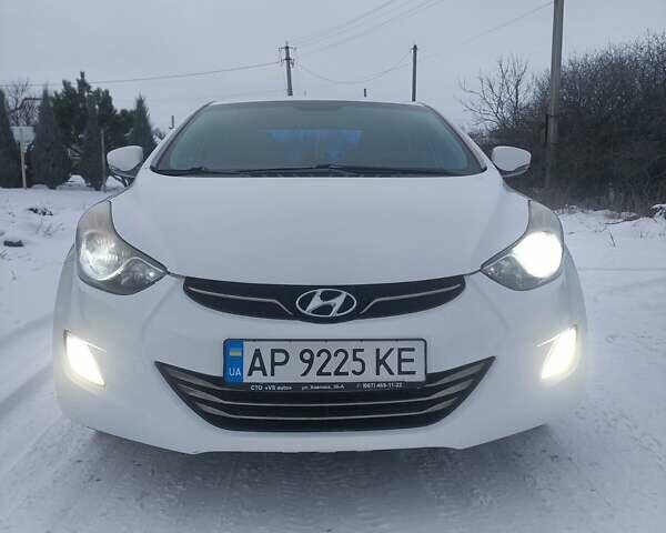 Белый Хендай Элантра, объемом двигателя 1.8 л и пробегом 241 тыс. км за 8000 $, фото 1 на Automoto.ua