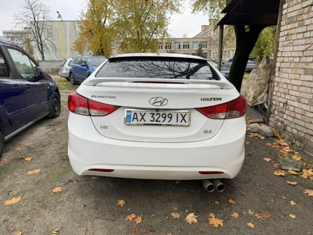 Білий Хендай Елантра, об'ємом двигуна 1.8 л та пробігом 155 тис. км за 4500 $, фото 1 на Automoto.ua
