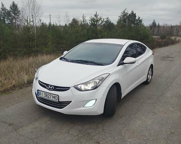 Белый Хендай Элантра, объемом двигателя 1.8 л и пробегом 178 тыс. км за 10200 $, фото 1 на Automoto.ua