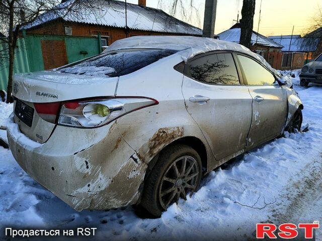 Білий Хендай Елантра, об'ємом двигуна 1.6 л та пробігом 15700 тис. км за 3500 $, фото 1 на Automoto.ua