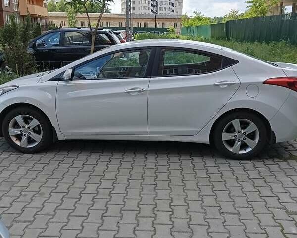 Белый Хендай Элантра, объемом двигателя 1.8 л и пробегом 72 тыс. км за 11000 $, фото 1 на Automoto.ua