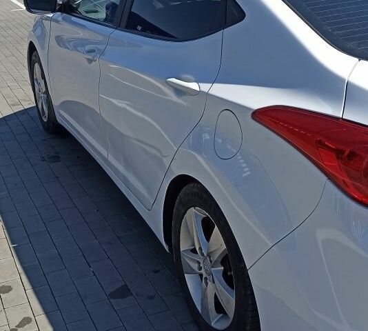 Білий Хендай Елантра, об'ємом двигуна 1.8 л та пробігом 216 тис. км за 8900 $, фото 1 на Automoto.ua