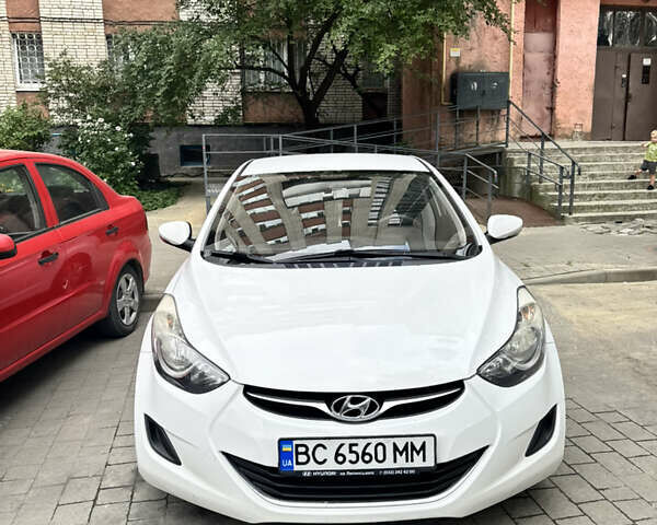 Білий Хендай Елантра, об'ємом двигуна 1.59 л та пробігом 219 тис. км за 8300 $, фото 1 на Automoto.ua