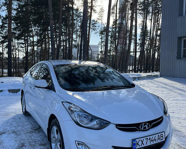 Білий Хендай Елантра, об'ємом двигуна 1.8 л та пробігом 40 тис. км за 11500 $, фото 1 на Automoto.ua