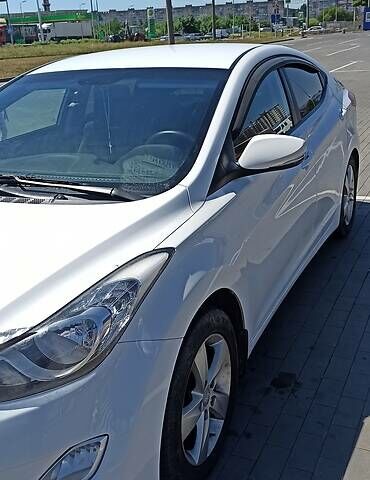 Белый Хендай Элантра, объемом двигателя 1.8 л и пробегом 182 тыс. км за 8800 $, фото 1 на Automoto.ua