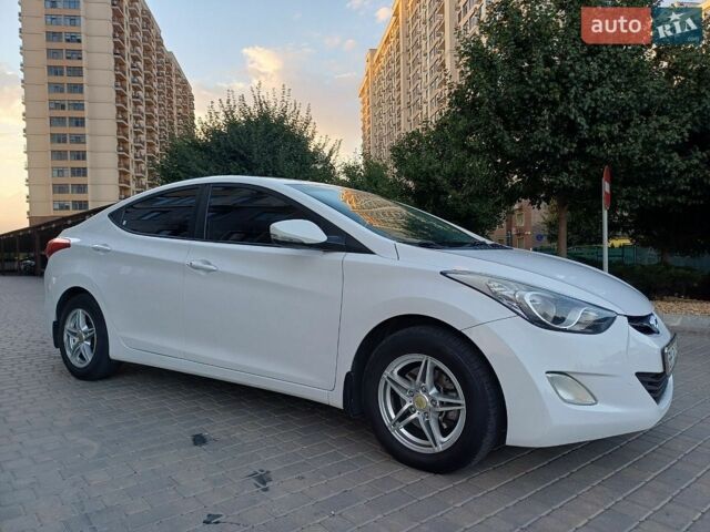 Білий Хендай Елантра, об'ємом двигуна 1.59 л та пробігом 120 тис. км за 8400 $, фото 1 на Automoto.ua
