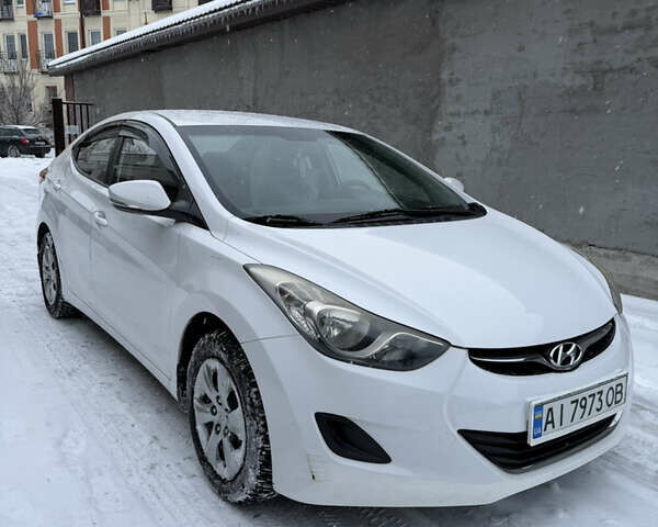 Белый Хендай Элантра, объемом двигателя 1.59 л и пробегом 188 тыс. км за 8000 $, фото 1 на Automoto.ua