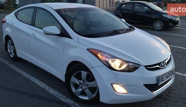 Білий Хендай Елантра, об'ємом двигуна 1.8 л та пробігом 152 тис. км за 11000 $, фото 1 на Automoto.ua