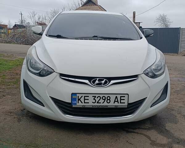 Білий Хендай Елантра, об'ємом двигуна 1.59 л та пробігом 240 тис. км за 9500 $, фото 1 на Automoto.ua