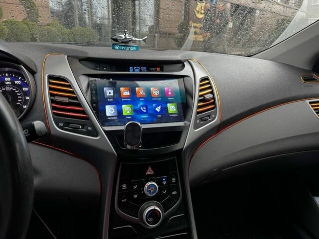 Белый Хендай Элантра, объемом двигателя 1.8 л и пробегом 204 тыс. км за 7500 $, фото 1 на Automoto.ua