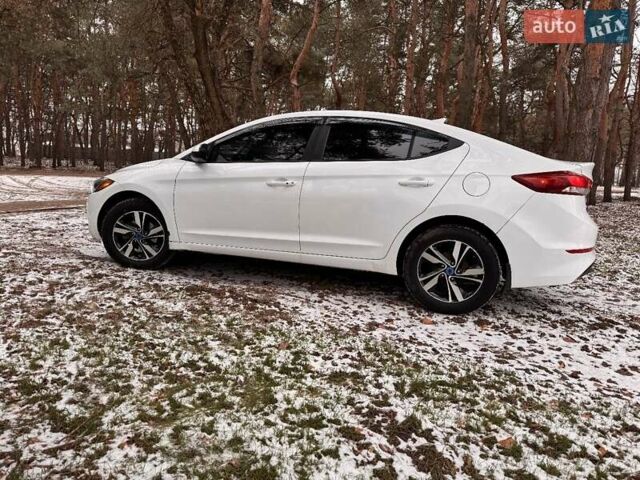Белый Хендай Элантра, объемом двигателя 2 л и пробегом 136 тыс. км за 10999 $, фото 1 на Automoto.ua