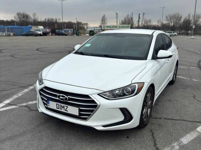 Белый Хендай Элантра, объемом двигателя 2 л и пробегом 164 тыс. км за 12000 $, фото 1 на Automoto.ua