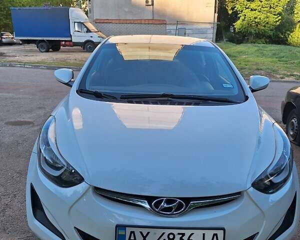 Белый Хендай Элантра, объемом двигателя 1.8 л и пробегом 92 тыс. км за 10000 $, фото 1 на Automoto.ua