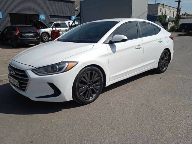 Белый Хендай Элантра, объемом двигателя 2 л и пробегом 130 тыс. км за 11000 $, фото 1 на Automoto.ua