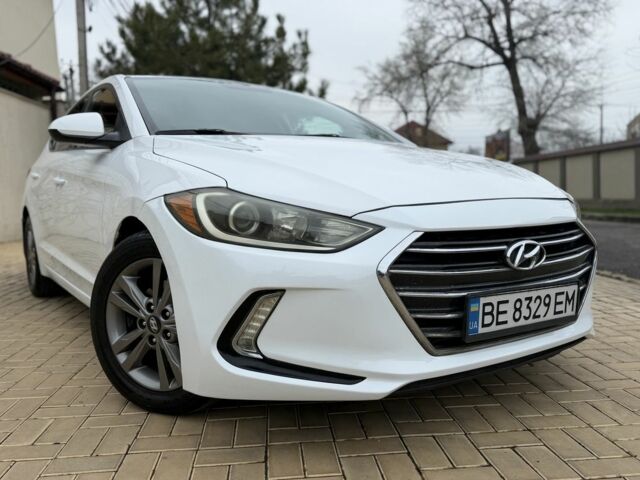 Белый Хендай Элантра, объемом двигателя 2 л и пробегом 136 тыс. км за 9799 $, фото 1 на Automoto.ua