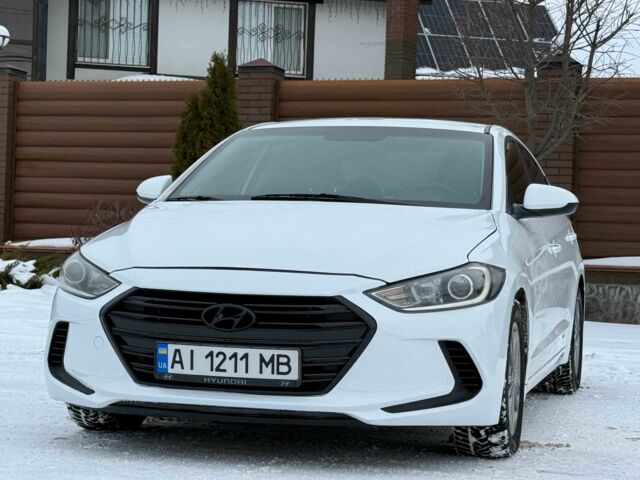 Білий Хендай Елантра, об'ємом двигуна 2 л та пробігом 125 тис. км за 9500 $, фото 1 на Automoto.ua