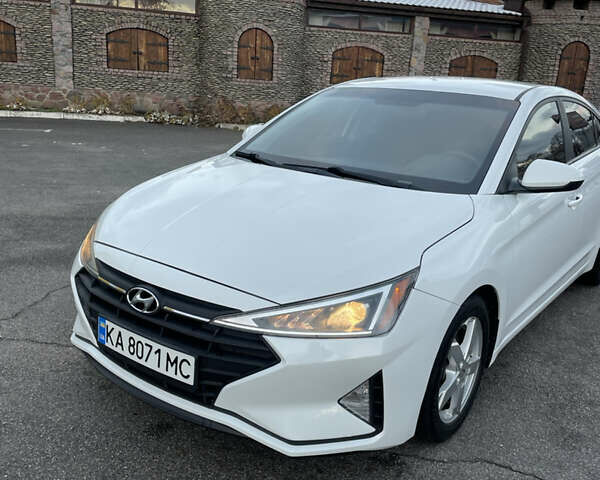 Білий Хендай Елантра, об'ємом двигуна 2 л та пробігом 137 тис. км за 12499 $, фото 1 на Automoto.ua