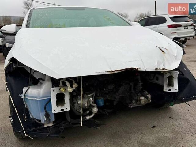 Білий Хендай Елантра, об'ємом двигуна 2 л та пробігом 96 тис. км за 9200 $, фото 1 на Automoto.ua