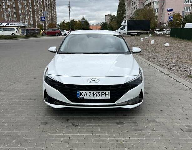 Білий Хендай Елантра, об'ємом двигуна 2 л та пробігом 56 тис. км за 16800 $, фото 1 на Automoto.ua