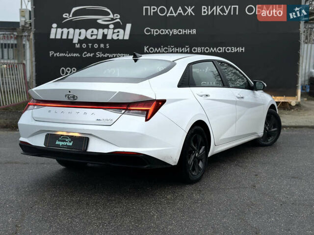 Білий Хендай Елантра, об'ємом двигуна 1.6 л та пробігом 63 тис. км за 18700 $, фото 1 на Automoto.ua