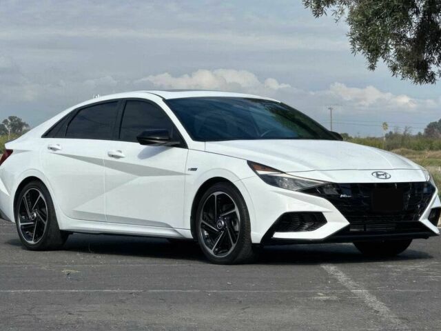 Белый Хендай Элантра, объемом двигателя 1.6 л и пробегом 21 тыс. км за 10800 $, фото 1 на Automoto.ua