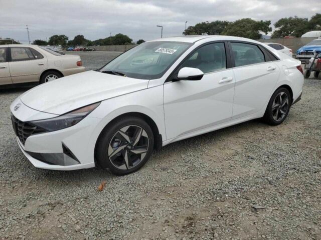 Хендай Элантра 2023 в Киеве на Automoto.ua Белый Хендай Элантра, объемом двигателя 0 л и пробегом 25 тыс. км за 4900 $, фото 1 на Automoto.ua