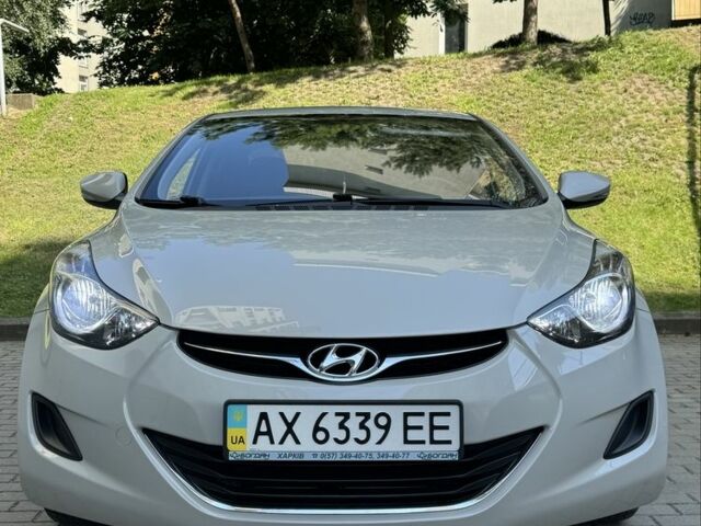 Бежевый Хендай Элантра, объемом двигателя 1.6 л и пробегом 85 тыс. км за 10000 $, фото 1 на Automoto.ua