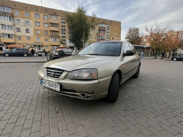 Бежевый Хендай Элантра, объемом двигателя 1.6 л и пробегом 250 тыс. км за 2100 $, фото 1 на Automoto.ua