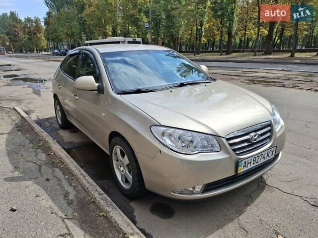 Бежевий Хендай Елантра, об'ємом двигуна 1.59 л та пробігом 300 тис. км за 6000 $, фото 1 на Automoto.ua