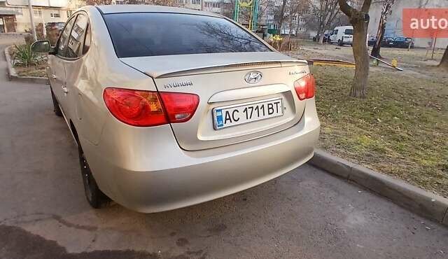 Бежевый Хендай Элантра, объемом двигателя 1.6 л и пробегом 240 тыс. км за 6500 $, фото 1 на Automoto.ua