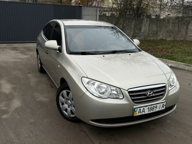 Бежевый Хендай Элантра, объемом двигателя 1.6 л и пробегом 270 тыс. км за 6400 $, фото 1 на Automoto.ua