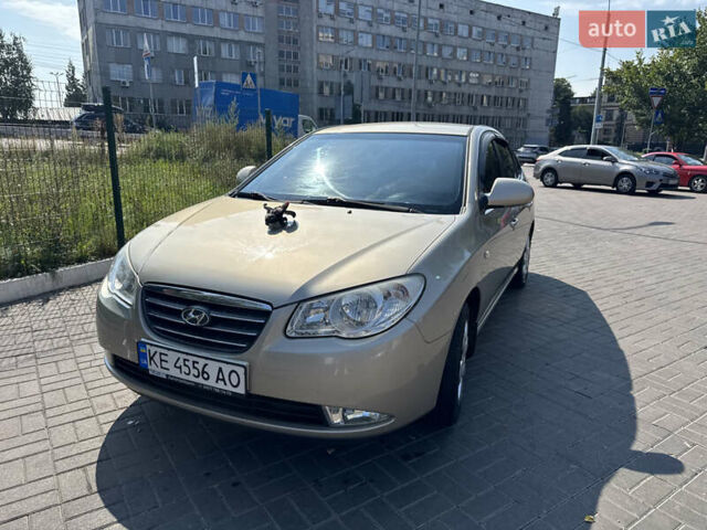 Бежевый Хендай Элантра, объемом двигателя 1.59 л и пробегом 270 тыс. км за 6500 $, фото 1 на Automoto.ua