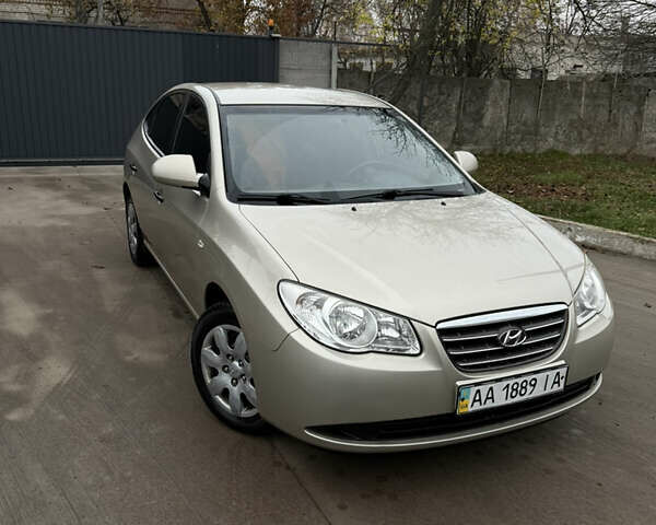 Бежевий Хендай Елантра, об'ємом двигуна 1.59 л та пробігом 290 тис. км за 6400 $, фото 1 на Automoto.ua