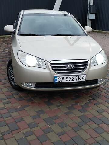 Хендай Элантра 2008 в Киеве на Automoto.ua Бежевый Хендай Элантра, объемом двигателя 1.59 л и пробегом 279 тыс. км за 6000 $, фото 1 на Automoto.ua