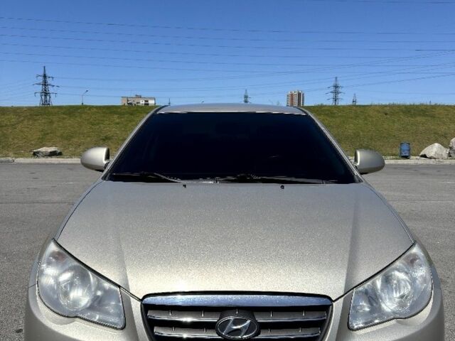 Бежевый Хендай Элантра, объемом двигателя 1.6 л и пробегом 285 тыс. км за 5700 $, фото 1 на Automoto.ua