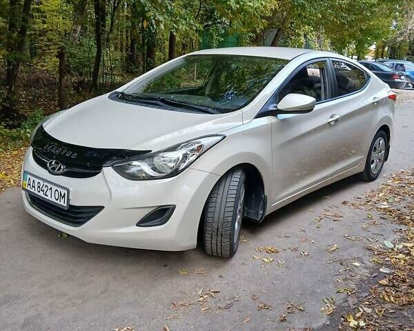 Бежевый Хендай Элантра, объемом двигателя 1.59 л и пробегом 179 тыс. км за 8900 $, фото 1 на Automoto.ua