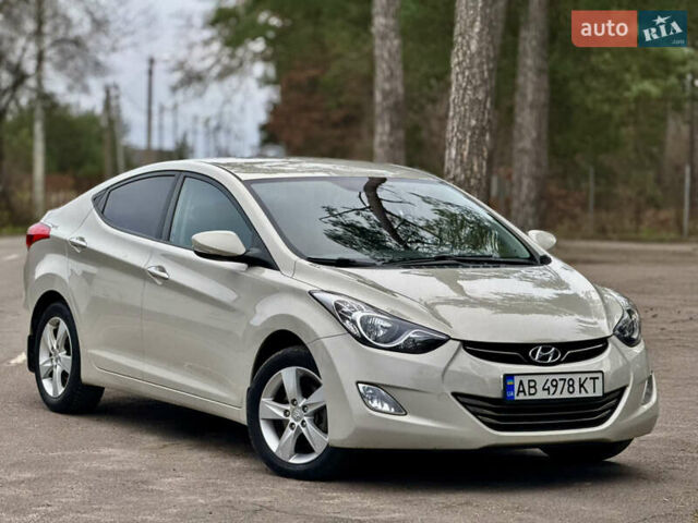Бежевий Хендай Елантра, об'ємом двигуна 1.8 л та пробігом 154 тис. км за 9750 $, фото 1 на Automoto.ua