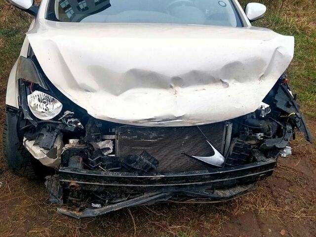 Бежевый Хендай Элантра, объемом двигателя 1.6 л и пробегом 116 тыс. км за 3300 $, фото 1 на Automoto.ua