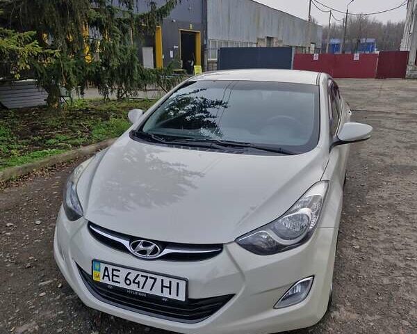 Бежевый Хендай Элантра, объемом двигателя 1.59 л и пробегом 190 тыс. км за 9200 $, фото 1 на Automoto.ua