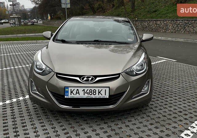 Бежевый Хендай Элантра, объемом двигателя 1.8 л и пробегом 115 тыс. км за 9600 $, фото 1 на Automoto.ua