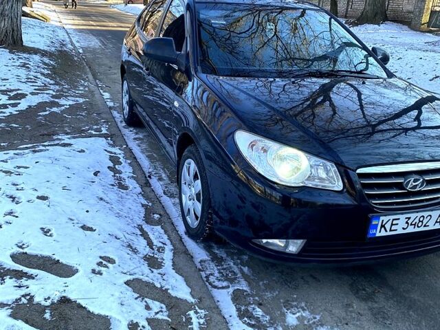 Черный Хендай Элантра, объемом двигателя 1.6 л и пробегом 158 тыс. км за 6800 $, фото 1 на Automoto.ua