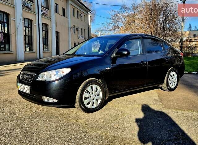 Черный Хендай Элантра, объемом двигателя 1.59 л и пробегом 95 тыс. км за 7200 $, фото 1 на Automoto.ua