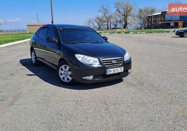 Черный Хендай Элантра, объемом двигателя 1.59 л и пробегом 255 тыс. км за 5000 $, фото 1 на Automoto.ua