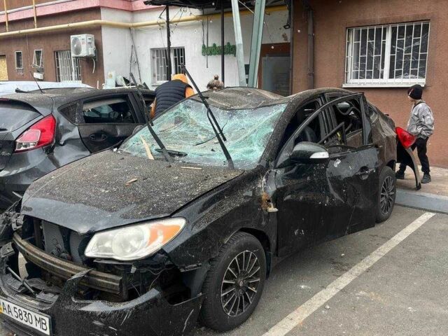 Черный Хендай Элантра, объемом двигателя 1.6 л и пробегом 160 тыс. км за 2000 $, фото 1 на Automoto.ua