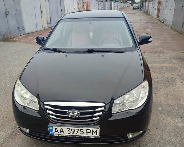 Хендай Элантра 2010 в Киеве на Automoto.ua Черный Хендай Элантра, объемом двигателя 2 л и пробегом 184 тыс. км за 10300 $, фото 1 на Automoto.ua