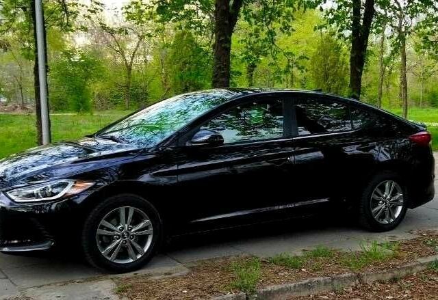 Черный Хендай Элантра, объемом двигателя 2 л и пробегом 110 тыс. км за 10700 $, фото 1 на Automoto.ua