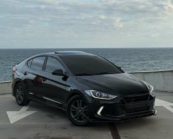 Черный Хендай Элантра, объемом двигателя 2 л и пробегом 160 тыс. км за 10900 $, фото 1 на Automoto.ua